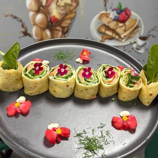 Clatita cu cremă de brânză si somon afumat&baby spanac