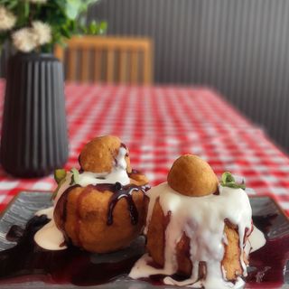 PAPANASI CU SMANTANA SI DULCEATA DE AFINE