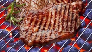 Ceafa de porc la gratar pe carbuni