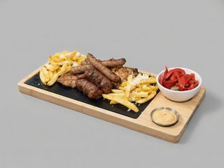 Mix grill (2 persoane) ( ATENTIE CEAFA SI PULPELE SUNT MARINATE IAR CARNATII PICANTI)
