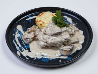 Piept de pui cu ciuperci si sos gorgonzola