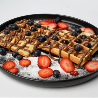 Goffre cu Nutella și fructe de pădure