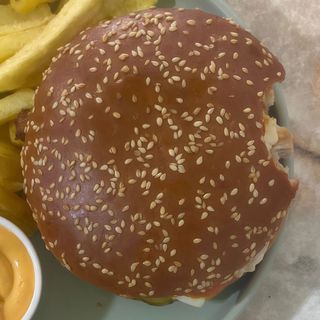 Burger cu crispy 