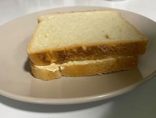 Sandvis cu margarina si cu zahar