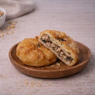 Plăcintă cu pui și ciuperci, 150 g