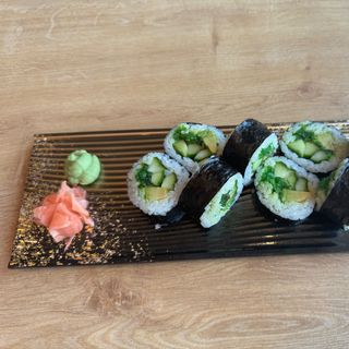 VEGGIE MAKI