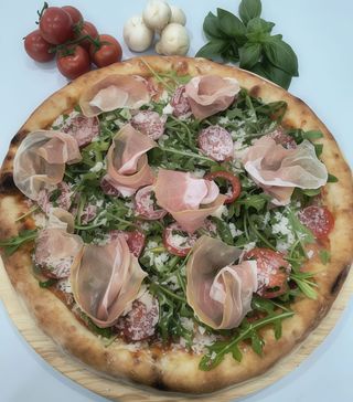 Pizza Crudo e rucola Ø 32cm