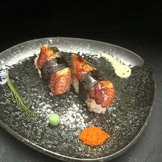 Tipar cu unagi sos nigiri