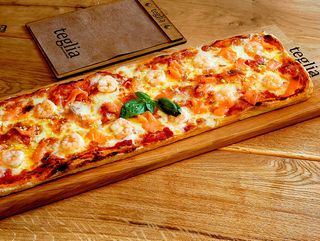 Pizza Gamberi e salmone 60cm