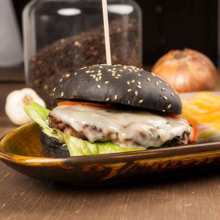 Mr. VAL Special burger