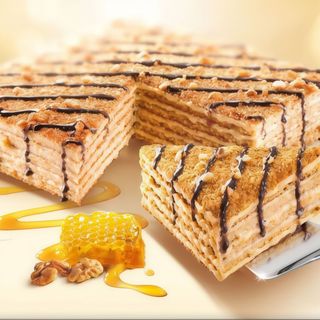 Marlenka cu miere si nuca (66g)