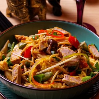 Noodles cu porc și legume