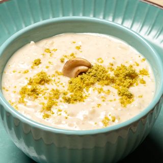 Pirni / Budincă de orez cu caju și fistic