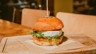 Camembert burger