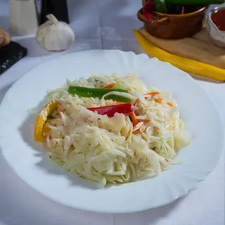 Salata de varza alba, picanta