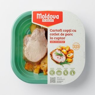 Cartofi copti cu cotlet de porc la cuptor