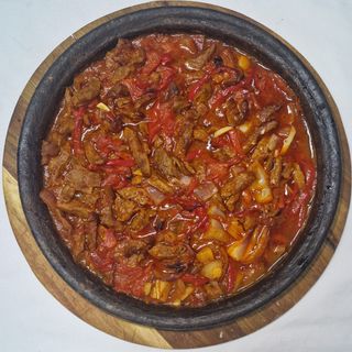 Kus basi tavă (frigaruie de vită)