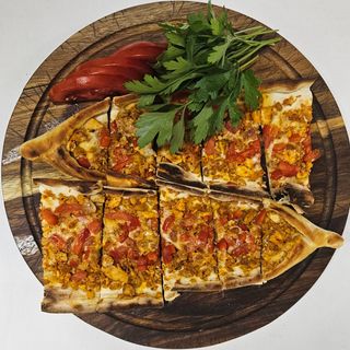 Pide- tavuklu peynirli- pui cu cascaval