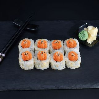 Spicy salmon roll
