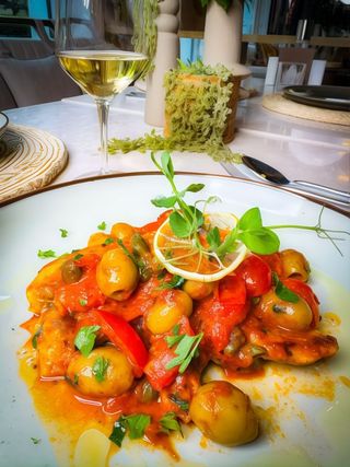 Petto di pollo ala putanesca