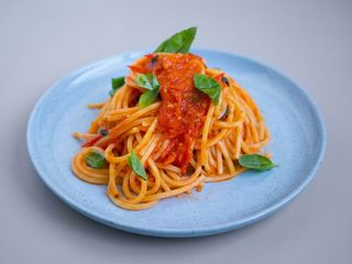 Spagetti cu sos de rosii