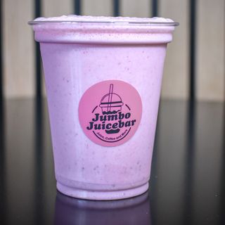 Shake de căpșuni, banană, lapte cu vanilie