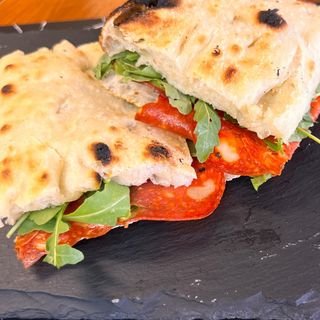 SANDWICH CU SALAM PICANT 