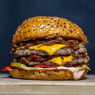 Burgeru' lu' Bicu Dublu Vită
