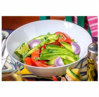 Tomates y avocado