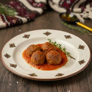 Chiftele de porc în sos de roșii - 200gr
