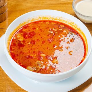 Ciorbă de cap de oaie cu lămâie și mujdei cu oțet