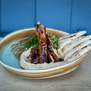 Salată de pui Teriyaki cu humus