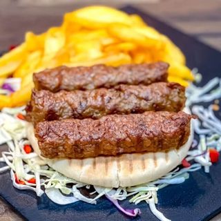 Meniu MICI( MICI+GARNITURA+CIORBA+SALATA)