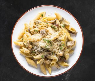 Paste cremoase cu pui