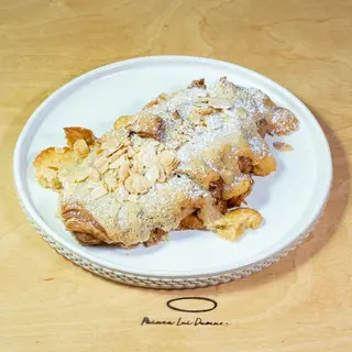 Almond croissant 180g