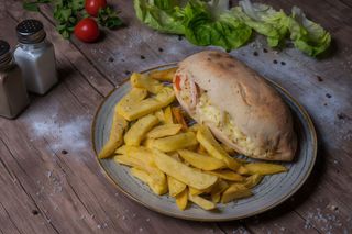 Sandwich cu sunca presata