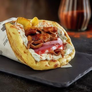 Pita gyros de pui, porc, vita sau mixt