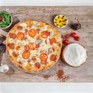 Pizza Specialitatea Casei mica