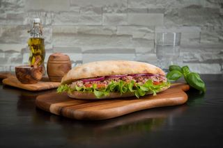 Sandwich cu falafel (chiftele năut)