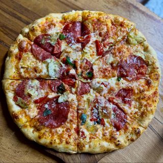 Pizza Speciala (Ușor picantă)