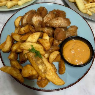 Aripioare de pui cu sos picant