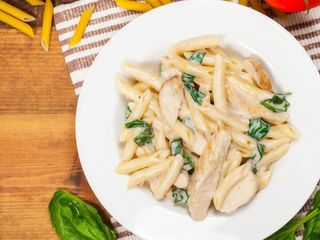 Paste Chicken al fredo