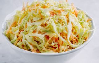 Salata de varza alba si morcovi