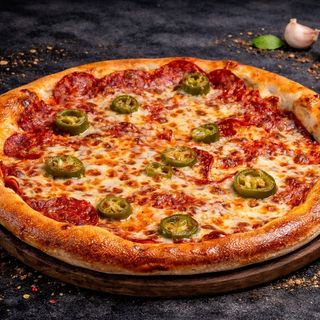 Combo Pizza 32cm + Tiramisu + sos gratis
