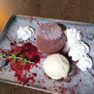 Sufleu de ciocolată cu înghetată