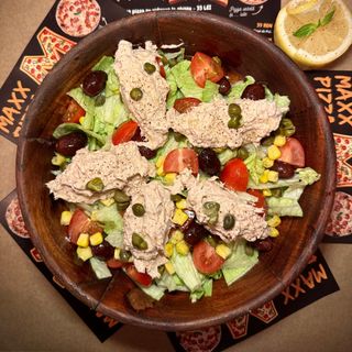 Salată cu ton