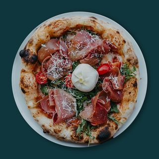 Pizza Buratta e Crudo