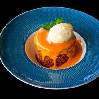 STICKY TOFFEE CU INGHETATA DE VANILIE