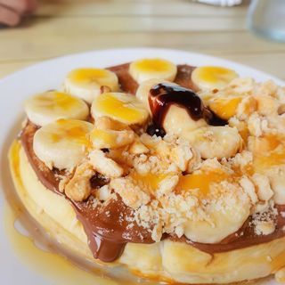Waffle ciocolata, banane si biscuiti