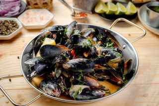 Scoici in sos de vin